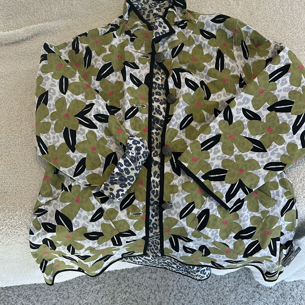 Reversible rain jacket